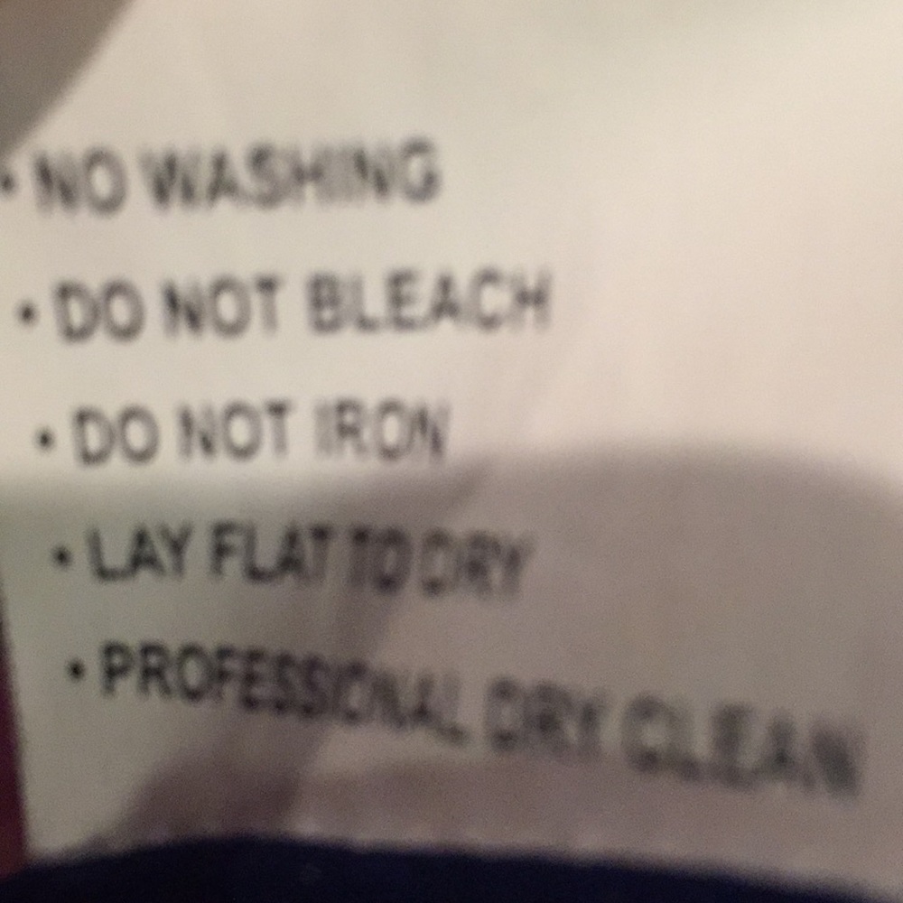 Exquisite shear silk shirt. Never worn. - Picture 6 of 7